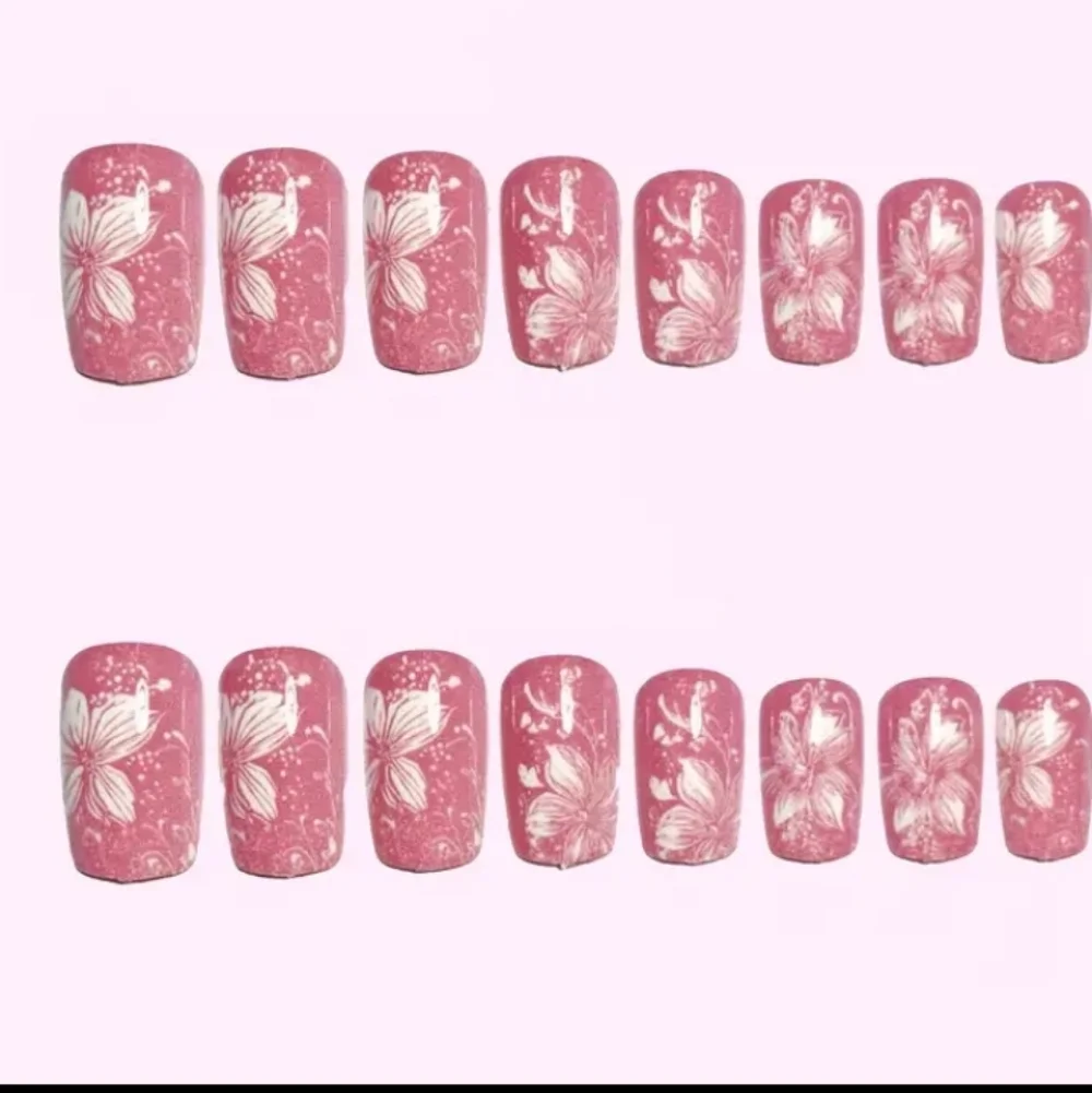 🔥3/$21 Pink Floral Press On Nails